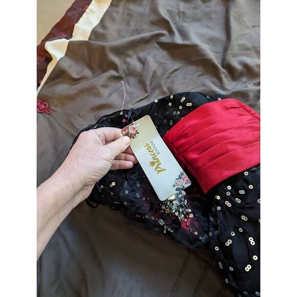 EVENINGS by allure sequined black and red strapless ballgown sz 0 - Picture 4 of 7